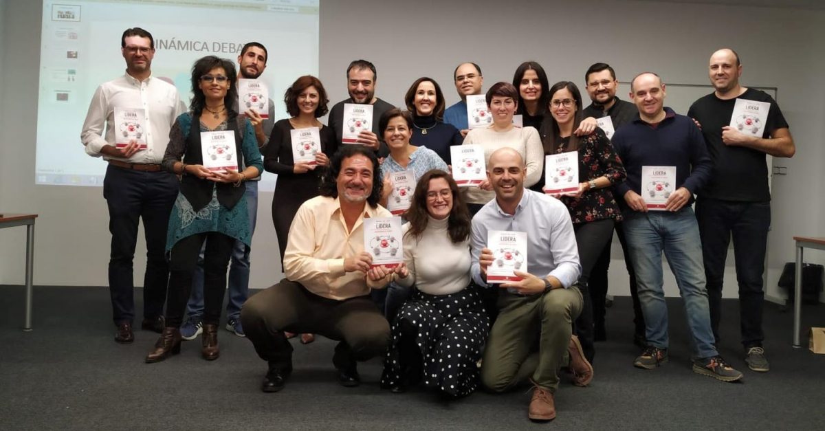 Grupo de dinámica sistémica con el mejor libro de coaching sistémico por Elena Alfaro